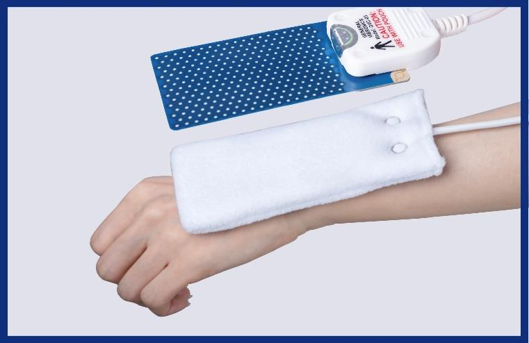 Hình 5: Đặt Mảng Cảm Ứng cách điện lên khu vực điều trị
(MẢNG CẢM ỨNG ĐỐI DIỆN VỚI BỀ MẶT CẦN ĐIỀU TRỊ)
